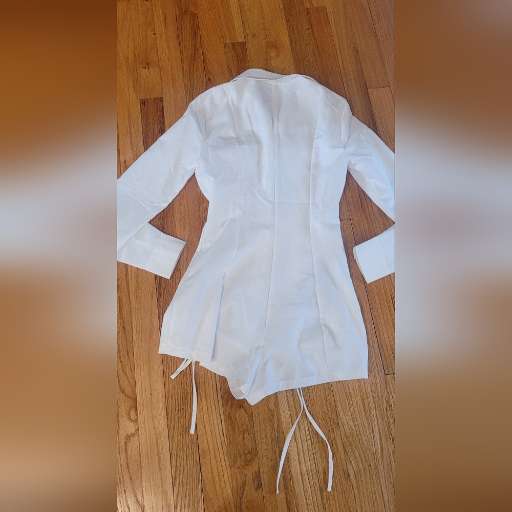 Superdown Candace Ruched Romper - Picture 6 of 12
